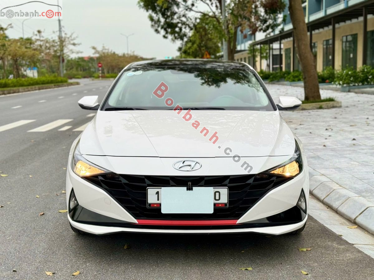 Hyundai Elantra 1.6 AT Tiêu chuẩn 2022