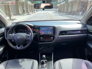 Xe Mitsubishi Outlander 2.0 CVT 2020