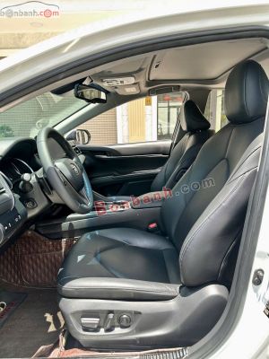 Xe Toyota Camry 2.0Q 2022