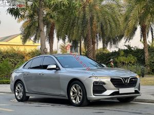 Xe VinFast Lux A 2.0 Base 2.0 AT 2019