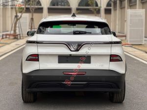 Xe VinFast VF6 Eco 2026