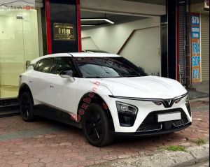 Xe VinFast VF7 Eco 2026