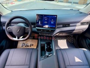 Xe VinFast VF7 Eco 2026