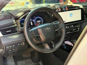 Xe Toyota Camry 2.0Q 2025
